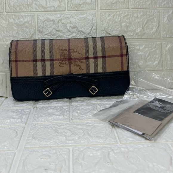 Burberry Pebbled Plaid Navy Leather Blue Wallet - Picture 2 of 16